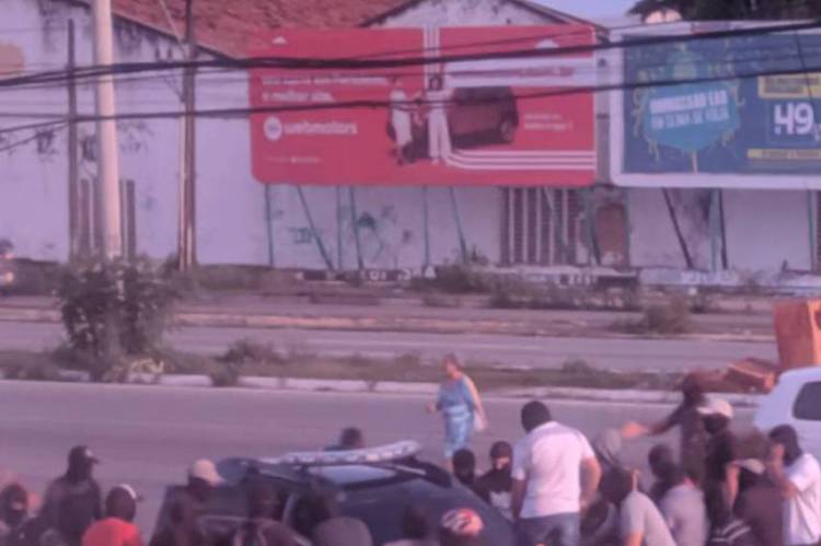 Caso aconteceu nas proximidades do 18º Batalhão de Polícia Militar, ocupado por manifestantes desde terça-feira, 18