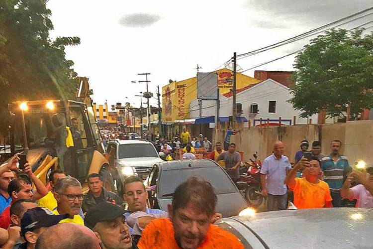 ￼SENADOR Cid Gomes foi baleado em Sobral durante o motim da PM em fevereiro de 2020