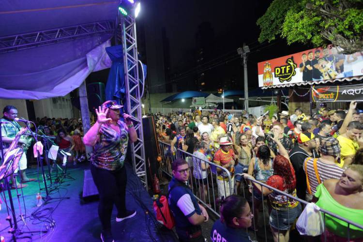 Aerol Ndia Mocinha E Pinh Es Veja Como Foi O Carnaval Nos Polos Em Fortaleza