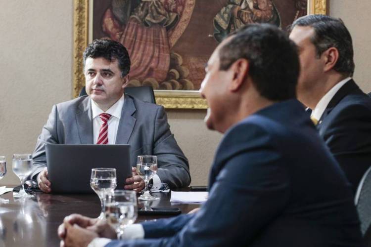 FORTALEZA, CE, BRASIL, 27-02-2020: Reunião da comissão formada por representantes dos três poderes, no Ministério Público do Estado do Ceará (Foto: Thais Mesquita/O POVO)