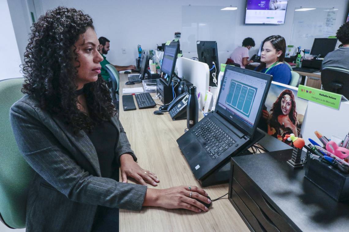 FORTALEZA, CE, BRASIL, 04-03-2020: Nathália Veloso, Coordenadora de Inteligência de Mercado na Unimed. (Foto: Thais Mesquita/O POVO) (Foto: Thais Mesquita)