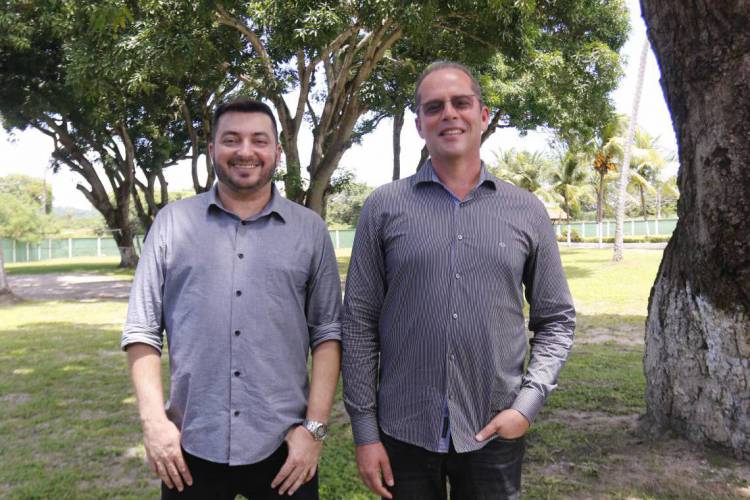 Rodrigo Xavier e Tauama de Moraes fundadores da Casa Despertar na inauguração da casa de reabilitação para dependentes químicos - Unidade Fazenda