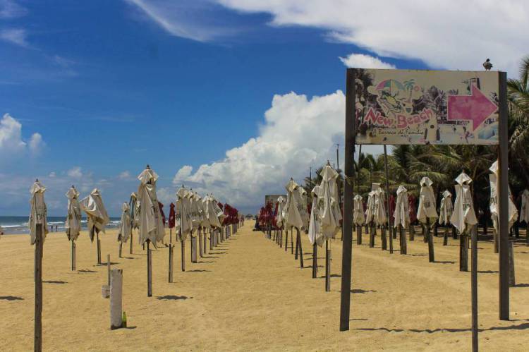 FORTALEZA, CE, BRASIL, 21-03-2020: Praia do futuro vazia por conta do período de quarentena no Ceará. (Foto: Beatriz Boblitz/ O POVO)