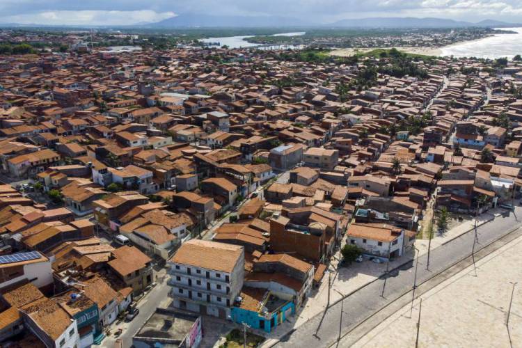 Fortaleza, Ceará Brasil 25.03.2020 Imagem aérea do Bairro Pirambu e Vila do Mar durante a quarentena provocada pelo pandemia do  corona vírus (Fco Fontenele/O POVO)