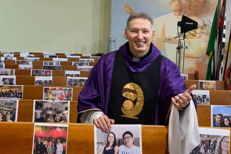 Padre Marcelo Rossi celebra Santa Missa de Libertação sem a presença de fiéis