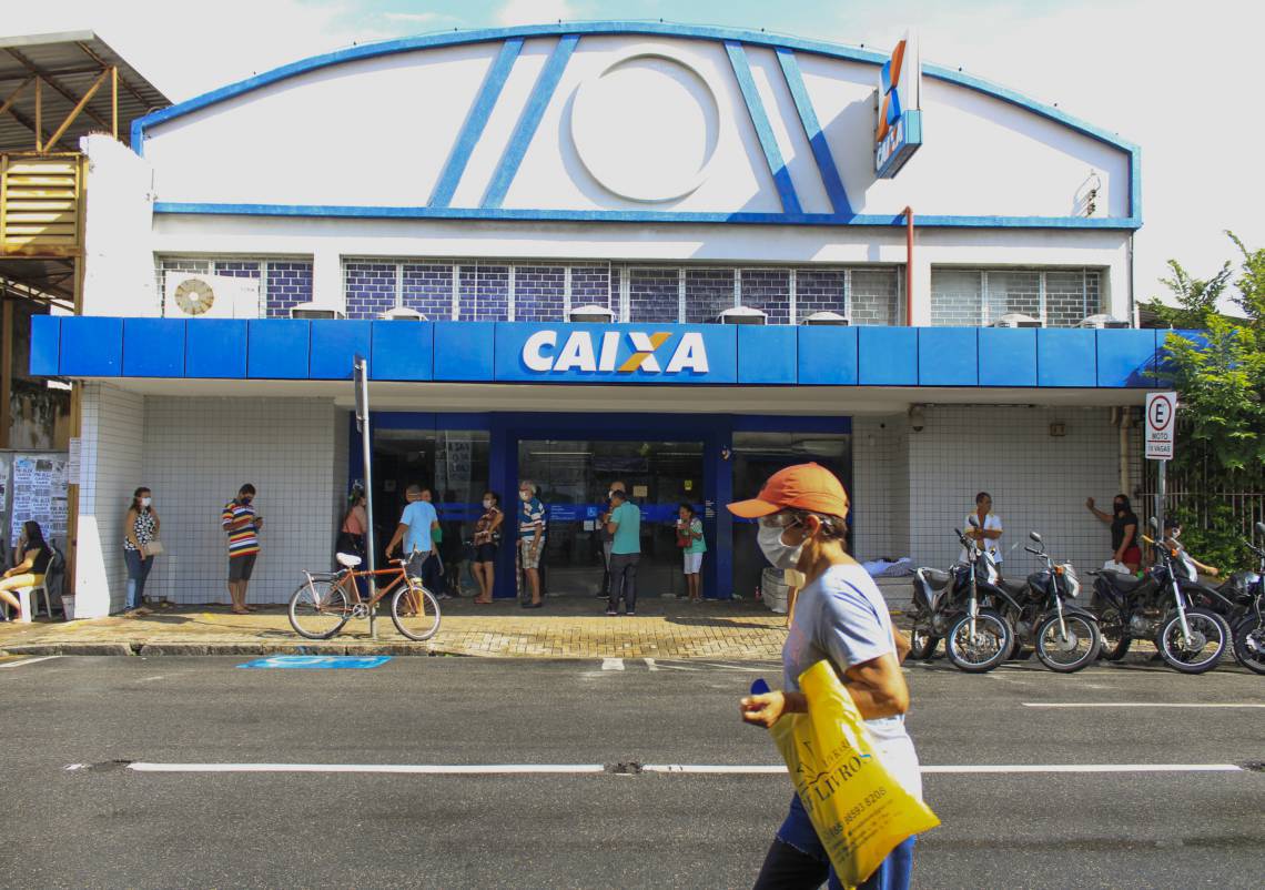 Agência bancária da Caixa no bairro da Parangaba (Foto: Sandro Valentim 06/04/2020)