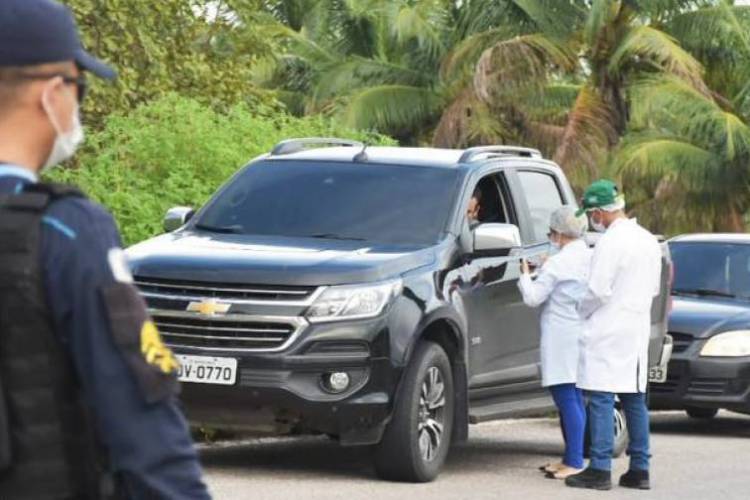 Barreira na entrada de Itarema na última quinta-feira, 9