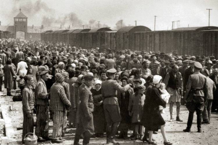 O campo de concentração de Dachau foi construído em 1933 pelos nazistas em uma antiga fábrica de pólvora, próxima a cidade de mesmo nome