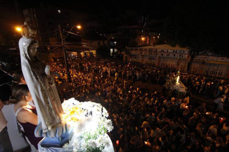 Procissão de Nossa Senhora de Fátima, saindo da Igreja do Rosário e chegando na Igreja de Fátima. Em 2020, as celebrações acontecerão apenas por transmissões ao vivo