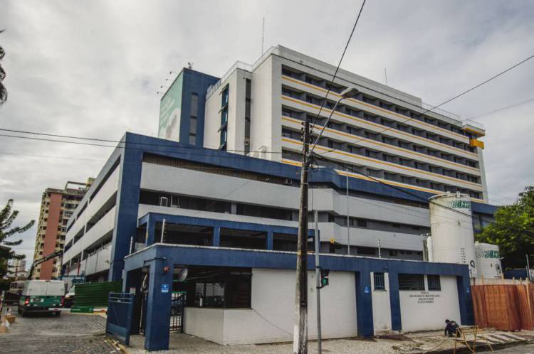 FORTALEZA, CE, BRASIL, 14-05-2020: Fachada do HRU (Hospital Regional da Unimed), em epoca de COVID-19. (Foto: Aurelio Alves/O POVO)