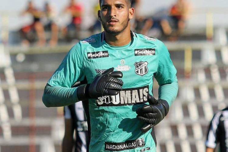 Goleiro Lucas França desembarca em Fortaleza e deve assinar com o  CearáEsportes