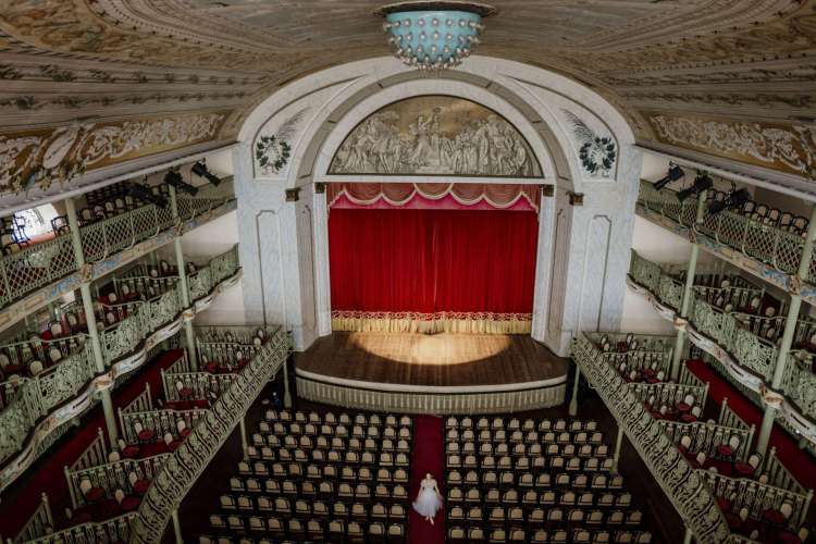 Na foto, o Teatro José de Alencar. Durante o período de pandemia, profissionais do setor de eventos precisaram paralisar suas atividades após a proibição de espetáculos com plateia.