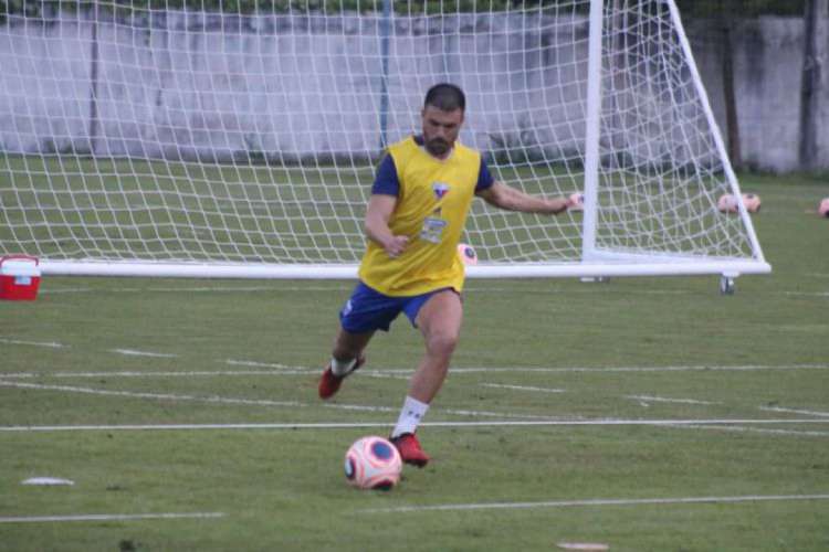 Nenê Bonilha em treino no CT Ribamar Bezerra