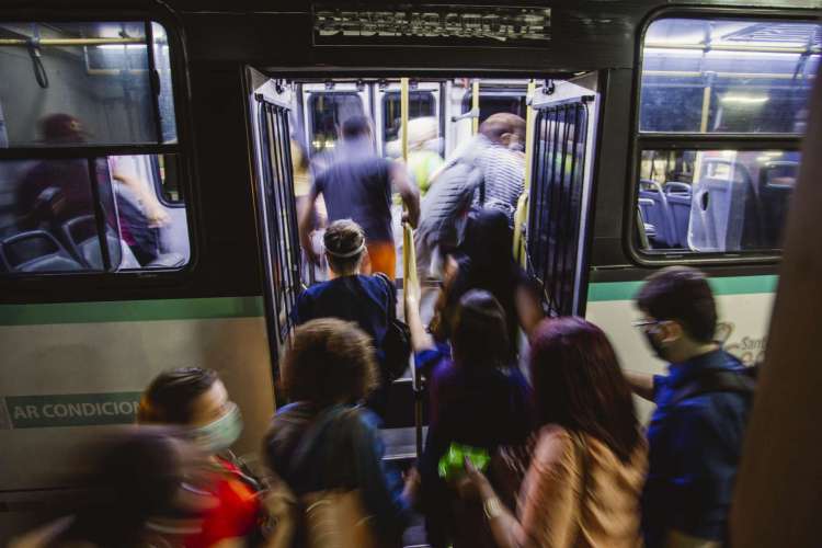 ￼MOVIMENTO no Terminal de Integração do Papicu em período de pandemia