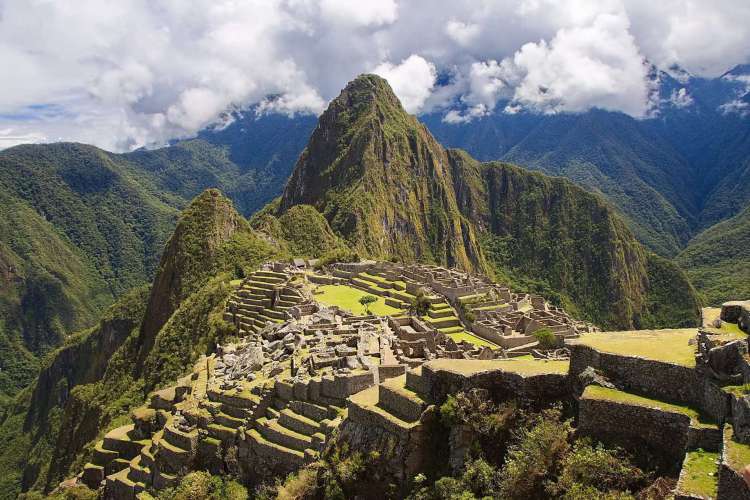 Machu Picchu é o principal ponto turístico do Peru e movimenta grande parte da economia da região de Cusco