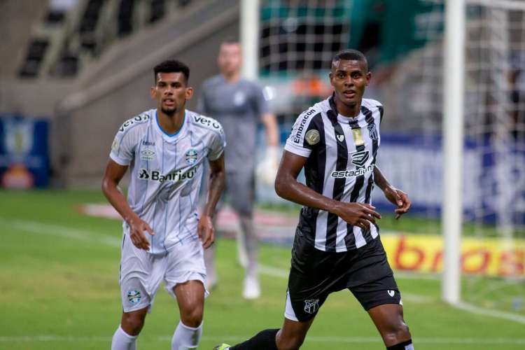 Cléber na partida diante do Grêmio, pelo Campeonato Brasileiro 2020