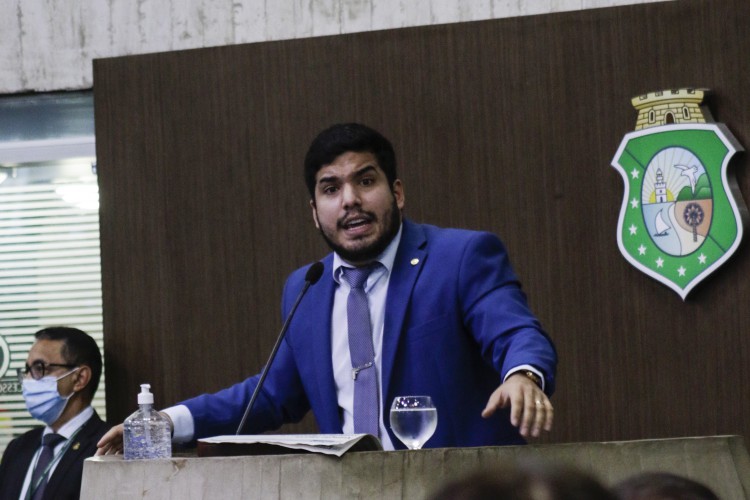 FORTALEZA, CE, BRASIL, 20.08.2020: Sessão da Assembleia Legislativa que julga o processo contra o deputado estadual André Fernandes que pode resultar na suspensão de mandato parlamentar por 30 dias. (Foto: Thais Mesquita/O POVO)