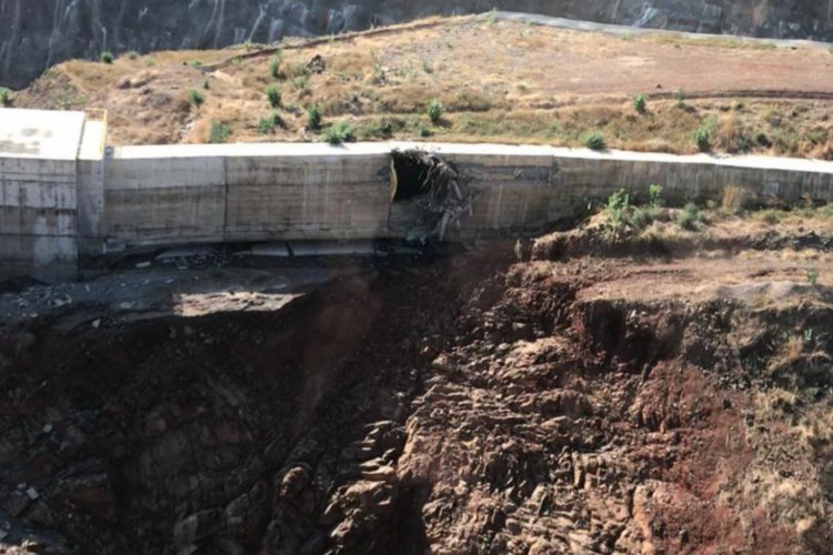 Dano na barragem de Jati, no Ceará