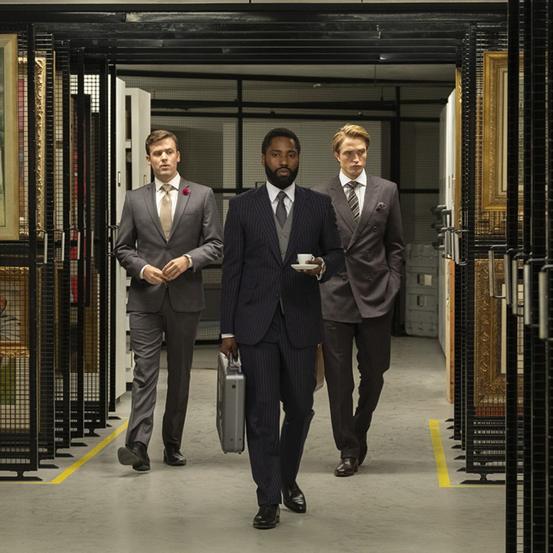 Jack Cutmore-Scott, John David Washington e Robert Pattinson em Tenet, novo longa de Christopher Nolan 
 (Foto: divulgação)