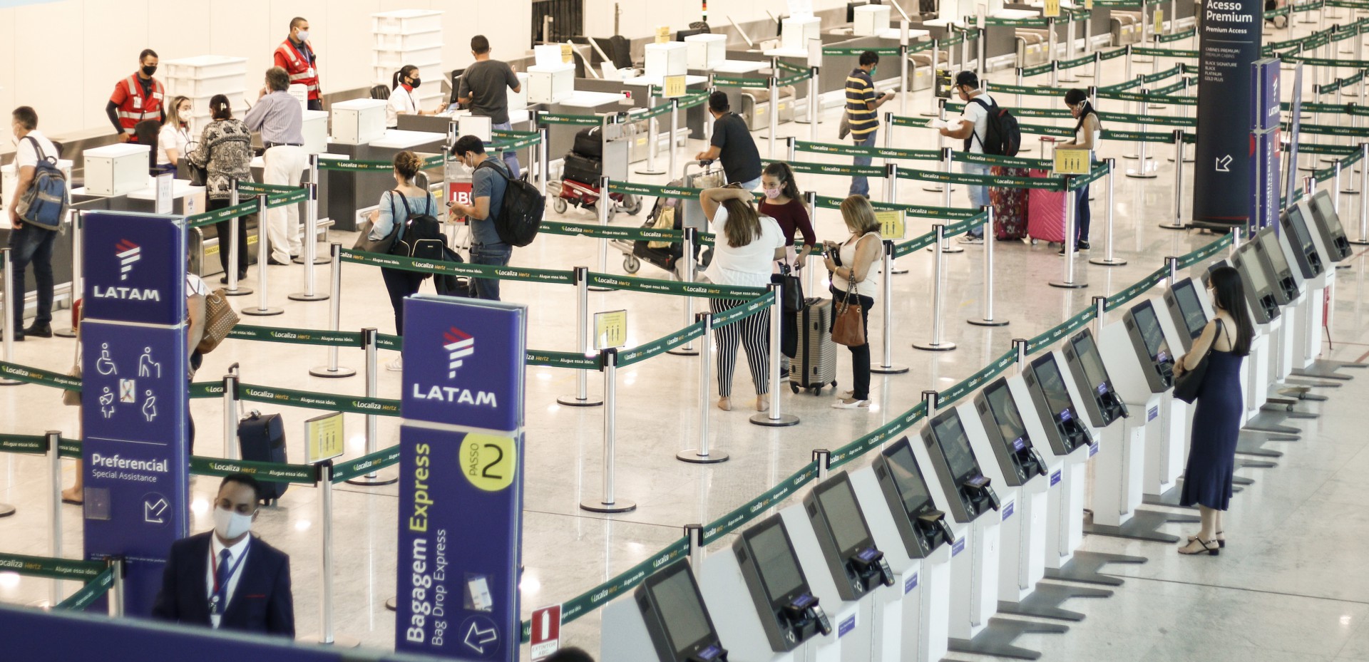 Maior oferta de voos, passagens aéreas mais baratas, reabertura da atividade econômica e a demanda reprimida são algumas das razões que levam a uma crescente significativa na movimentação de passageiros nos principais aeroportos do País (Foto: Barbara Moira)