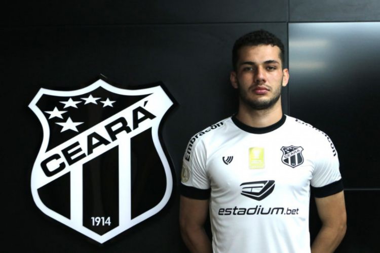 Pedro Naressi, volante contratado pelo Ceará