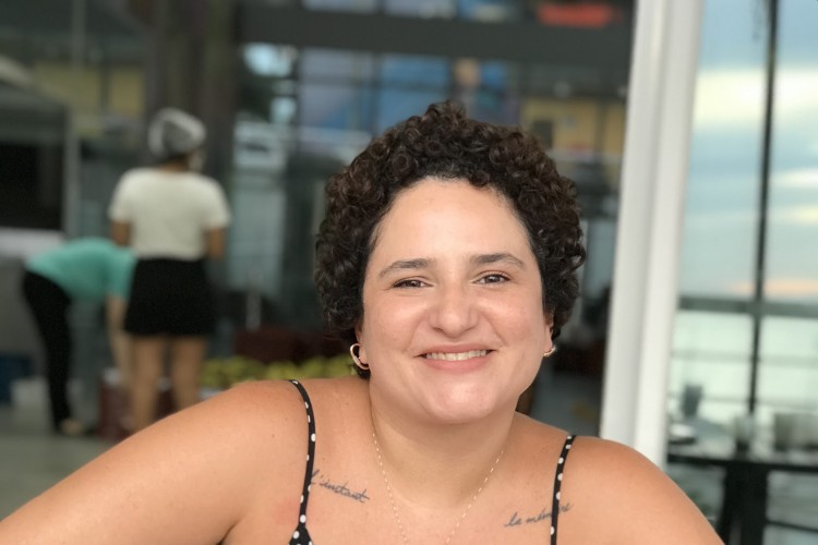 Mariana Marques, criadora e gestora da Feira Auê, e comunicadora responsável pelas marcas Catarina Mina e têxtil Valente é uma das palestrantes do evento 