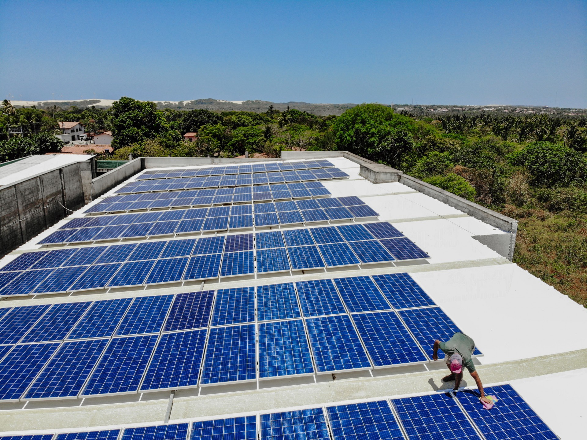 ￼A INSTALAÇÃO de placas solares será por meio de financiamento (Foto: JÚLIO CAESAR)