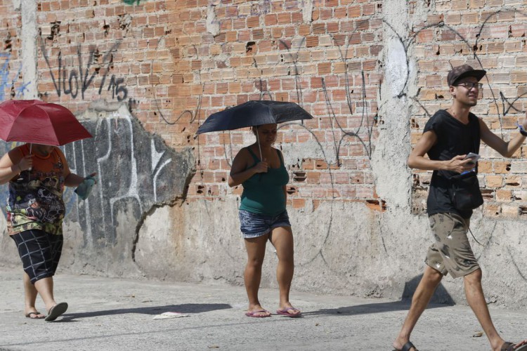 Foto de apoio ilustrativo: A umidade relativa do ar deve variar entre os valores 20 e 40% na região do Sertão Central, Inhamum, Jaguaribana e Litoral Norte