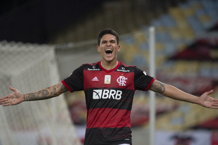 Com dois de Pedro, Flamengo acorda no segundo tempo e vence Sport