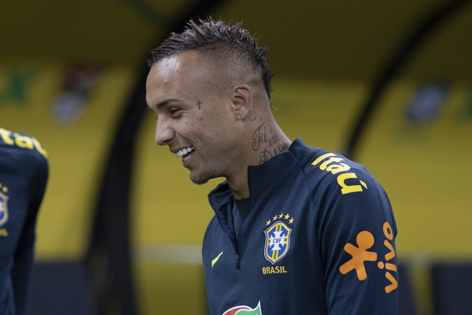 Em seu 1º jogo sem público, Brasil inicia caminhada rumo à Copa