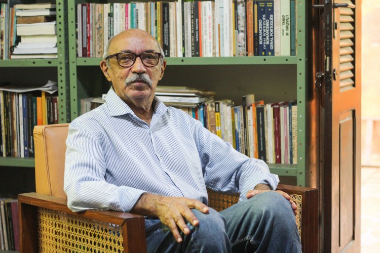 O professor Gilmar de Carvalho