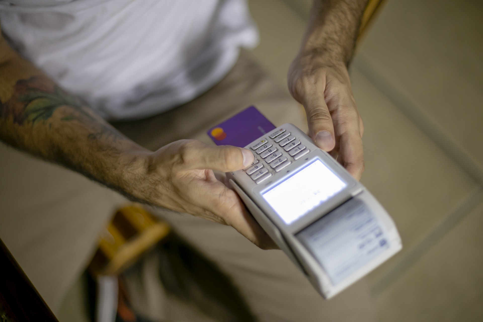 Cartão de crédito continua como preferido das compras parceladas (Foto: Aurelio Alves/O POVO).)