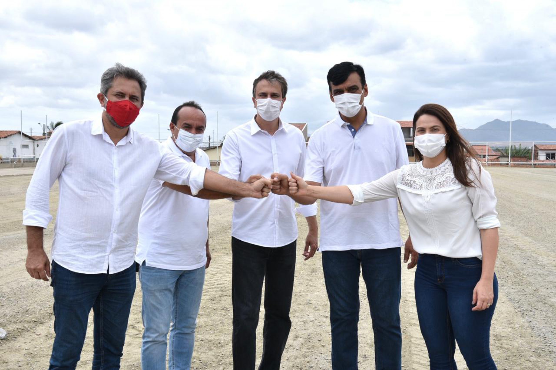 Naumi recebe apoio de Camilo e Elmano (Foto: Divulgação)