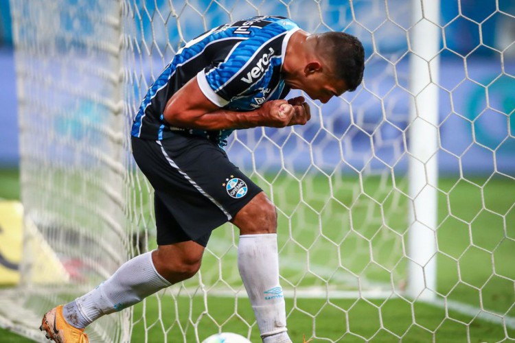 Copa do Brasil: Com gol de Diego Souza, Grêmio bate São Paulo