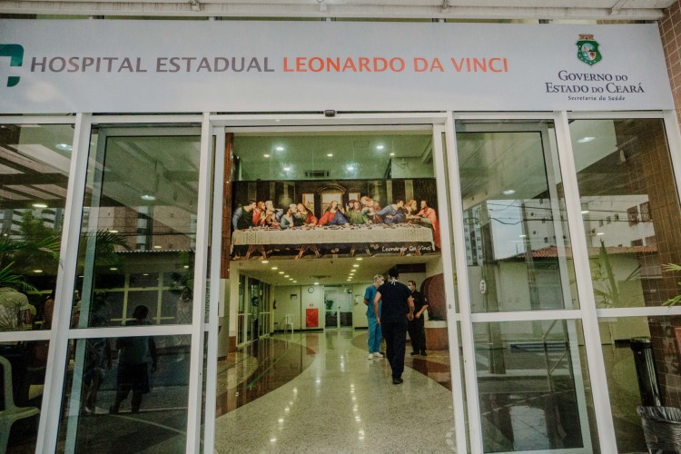 Movimentação em frente ao Hospital Leonardo da VInci, hospital estadual referência em coronavírus