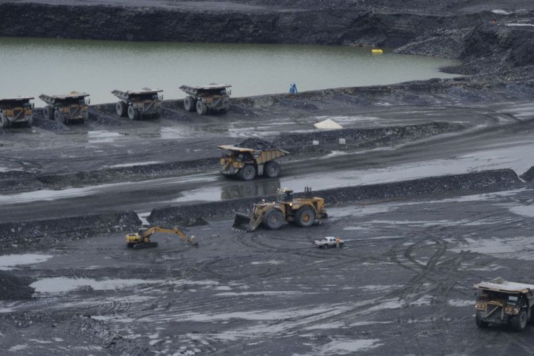 A mineração no chamado Morro do Ouro, liderada pela empresa canadense Kinross Gold Corporation