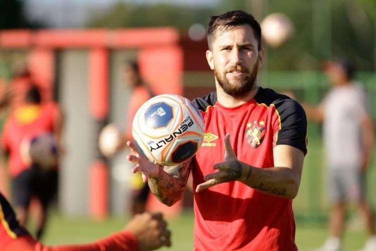 Jonatan Gómez é a única dúvida do Sport para enfrentar o Fortaleza 