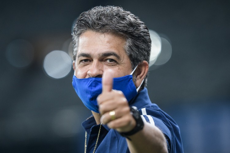 Técnico Ney Franco. Cruzeiro x Vitória, pelo Campeonato Brasileiro, no Mineirão, em Belo Horizonte.