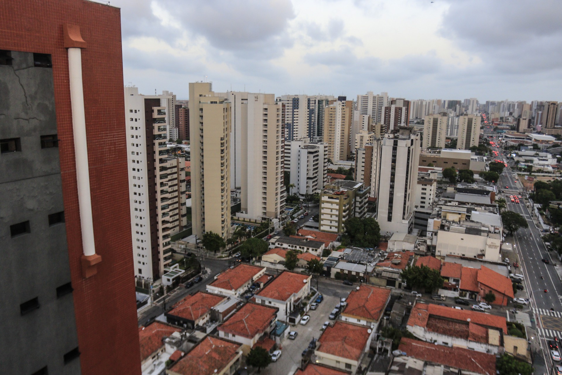 Quem compra um imóvel, tem a obrigação legal de todo ano pagar o IPTU (Foto: BARBARA MOIRA/O POVO)