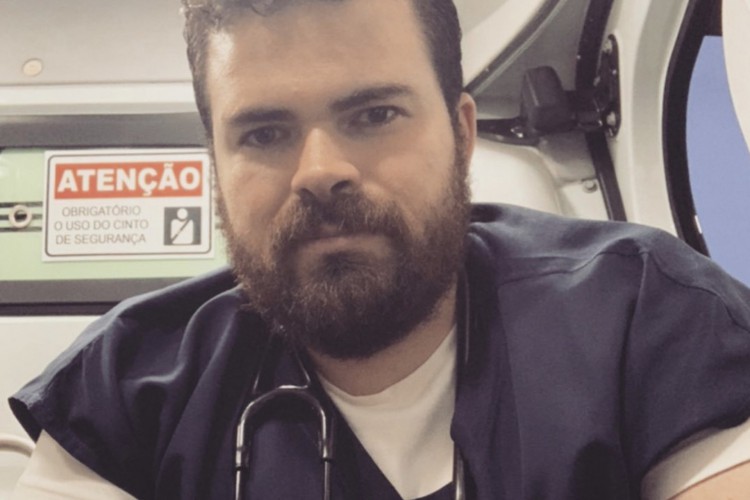 Júlio é médico e supervisor do pronto-socorro da clínica médica do Hospital das Clínicas da Universidade de São Paulo (HC-FMUSP)