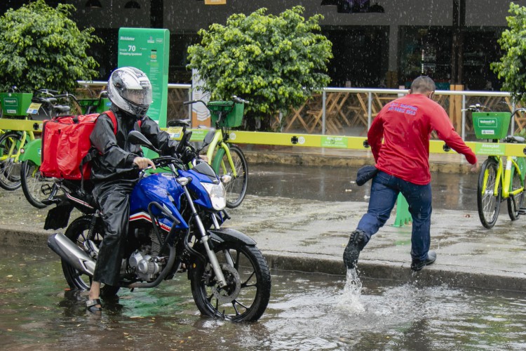 Chuva de terça-feira, 19 de janeiro, em Fortaleza, no bairro Guararapes