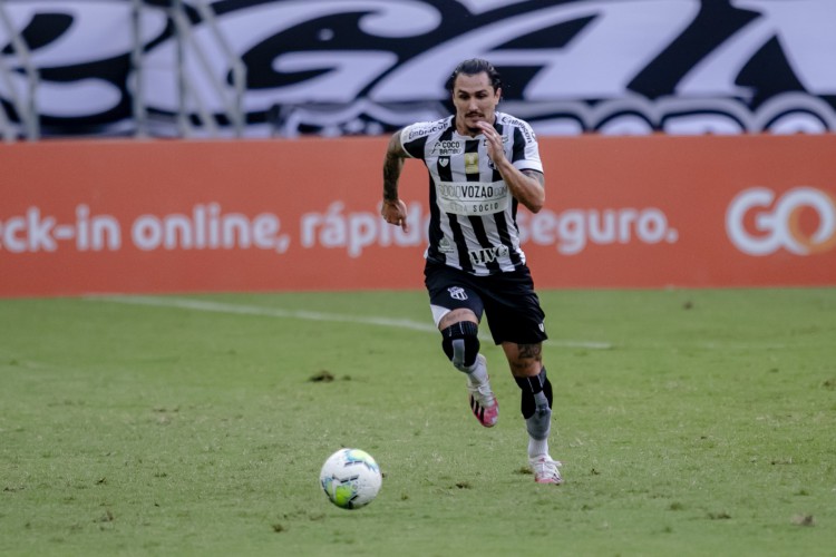 Vina deve ser titular no primeiro Clássico-Rei da temporada 2021. 
