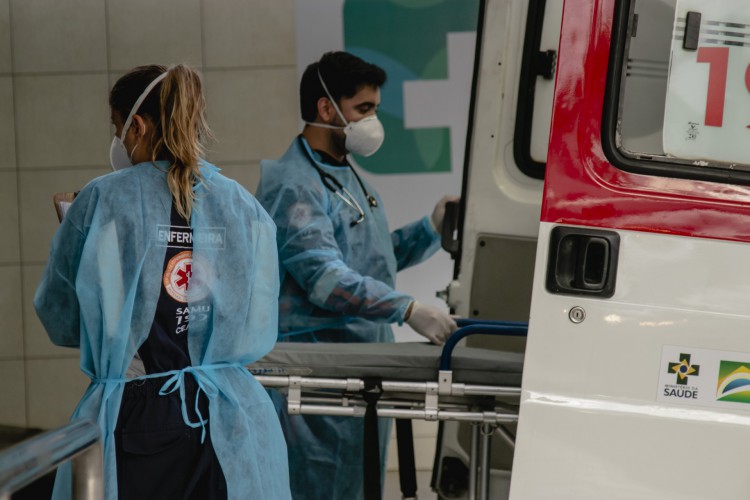 FORTALEZA, CE, BRASIL, 08.02.2021: Hospital Leonardo da Vinci. Movimentação nos Hospitais de Fortaleza com aumento numeros de COVID-19. Em época de COVID-19. (Foto: Aurelio Alves/O POVO).