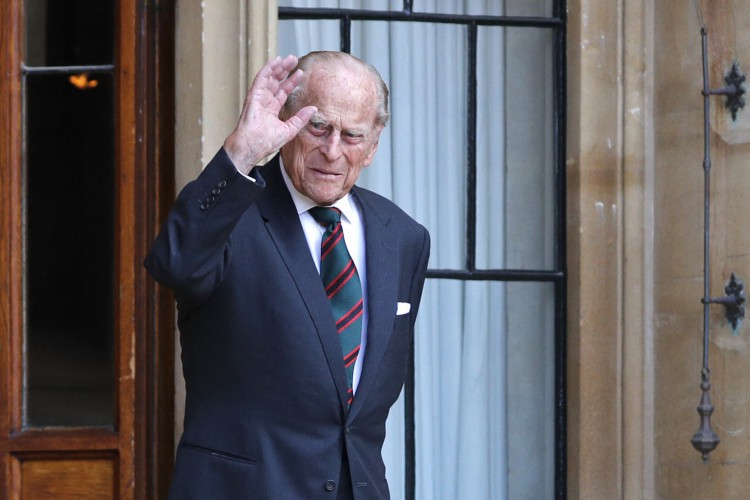 Nesta foto de arquivo tirada em 22 de julho de 2020, o príncipe Philip da Grã-Bretanha, duque de Edimburgo chega para a transferência da cerimônia do coronel-chefe dos Rifles no castelo de Windsor em Windsor. - O príncipe Philip, duque de Edimburgo, da Grã-Bretanha, foi internado no hospital por "precaução" em 17 de fevereiro de 2021. Deixou o hospital em 16 de março