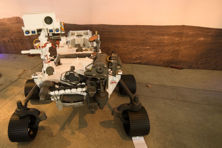 Modelo em escala real do rover Mars 2020 Perseverance   