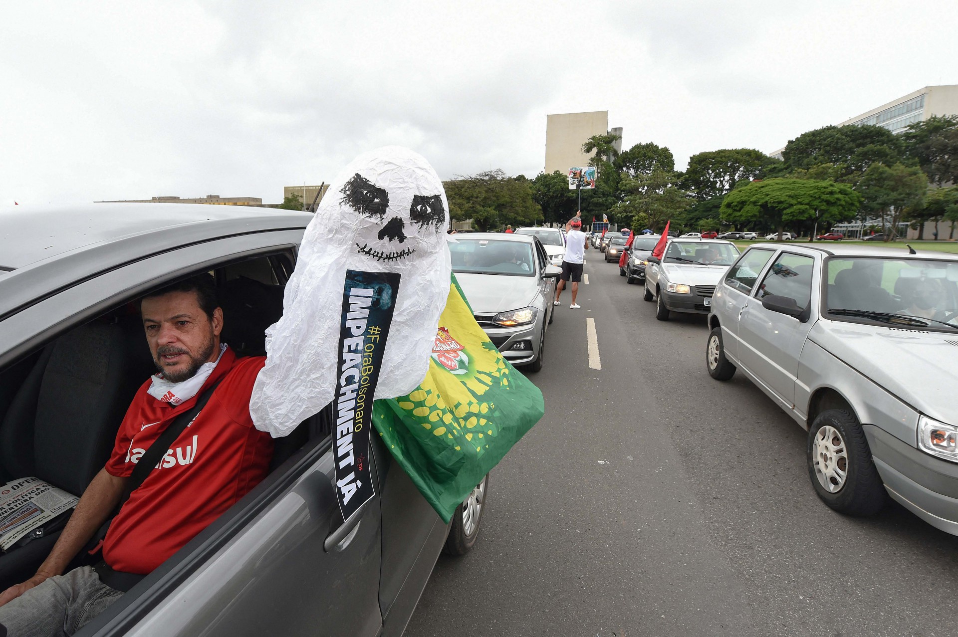 Manifestantes pedem saída de Bolsonaro e vacinas contra Covid-19