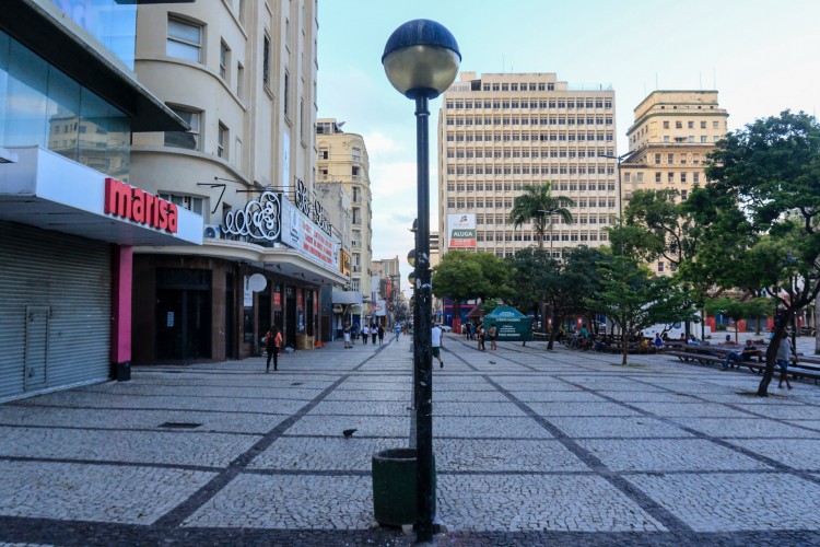 Comercio fechado em Fortaleza. Foto da Praça do Ferreira