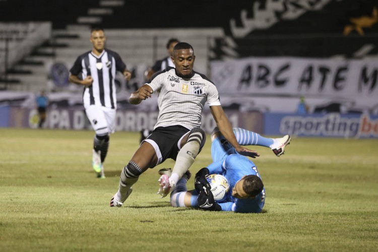 ABC-RN e Ceará se enfrentaram no Frasqueirão em jogo válido pela Copa do Nordeste 2021. 