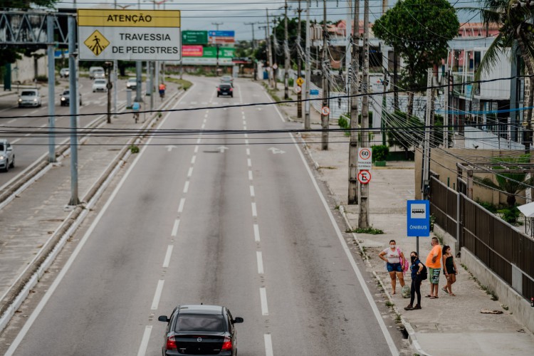 A avenida Washington Soares é uma das mais movimentadas de Fortaleza