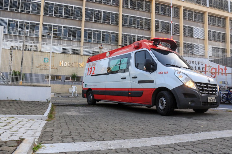 61 pessoas aguardam transferência para leitos de enfermaria Covid-19/SRAG no Ceará. Outros 39 pacientes no Ceará aguardam transferência para leitos de UTI